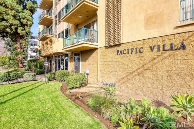 Foto principal - 3665 E 1st St