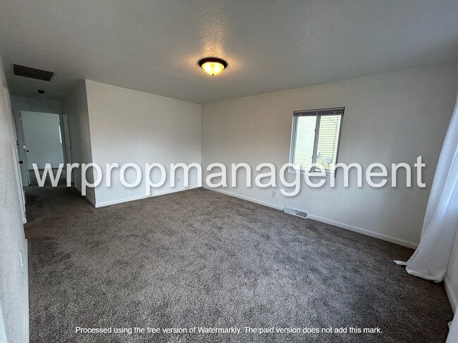 Building Photo - 3 Bedroom 1 Bathroom Home for Rent Washing...