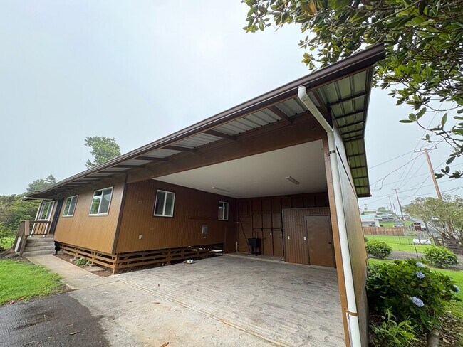 Foto del edificio - 64-5287-5287 White Rd