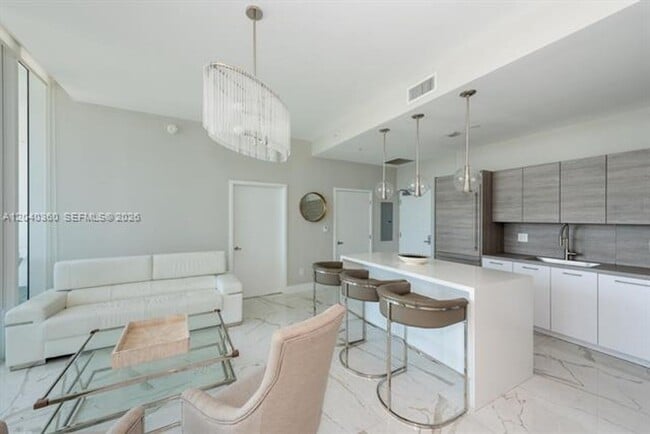 Building Photo - 400 Sunny Isles Blvd