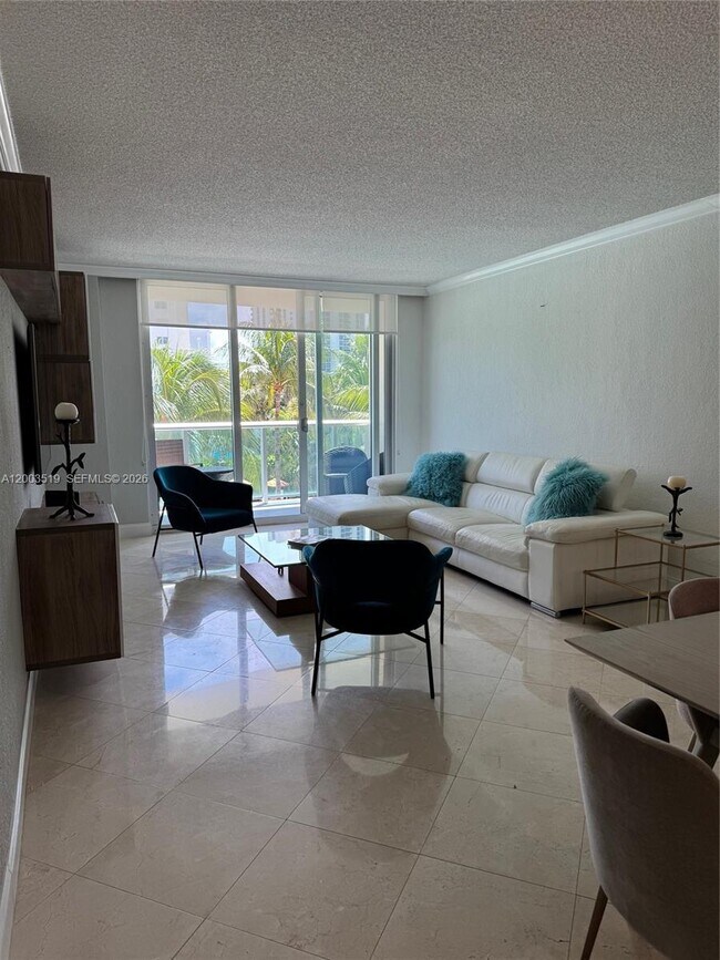 Foto del edificio - 19380 Collins Ave