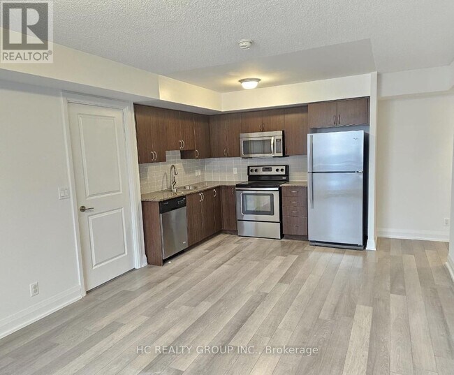 Photo du bâtiment - 376 Hwy 7