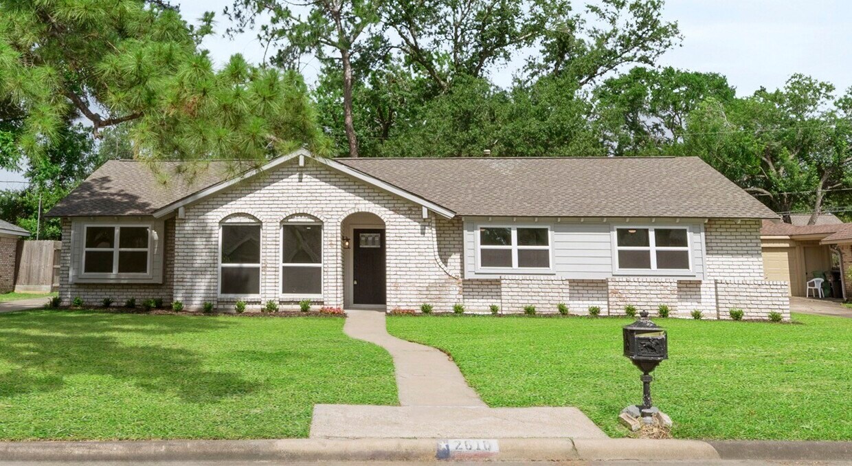 Foto principal - 2610 Moss Hill Dr