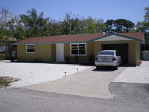 Building Photo - 1225 Columbine Rd