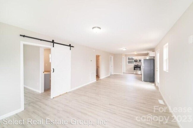 Building Photo - 2 br, 2 bath House - 1117 East McGill Street