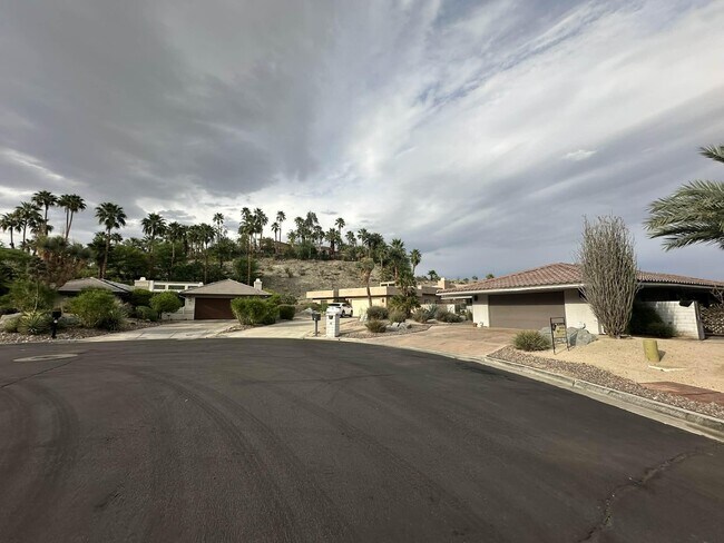 Building Photo - 4 Saturn Cir