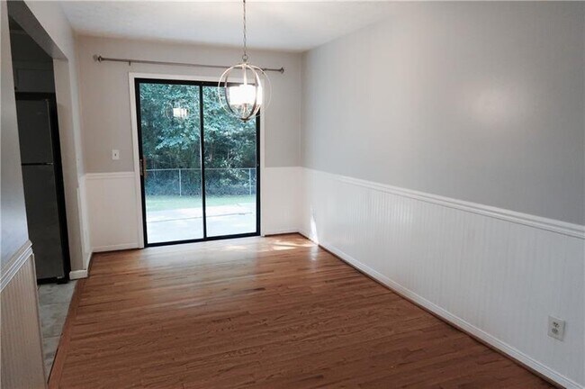 Building Photo - 2894 Sawgrass Trail SW