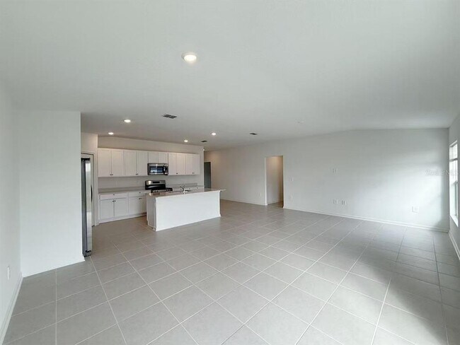 Foto del edificio - 2358 McKinley Dr