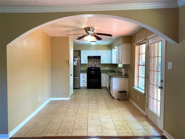 Building Photo - 747 Seamaster Dr