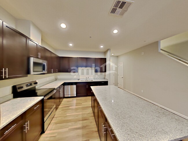 Building Photo - 20711 W Stone Hill Rd