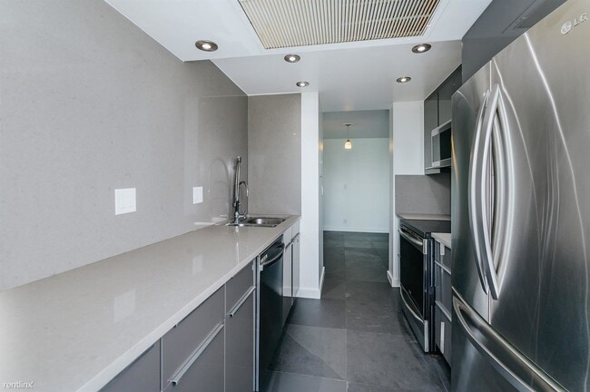 Building Photo - 2 br, 2 bath Condo - 2715 N Ocean Blvd Apt 4B