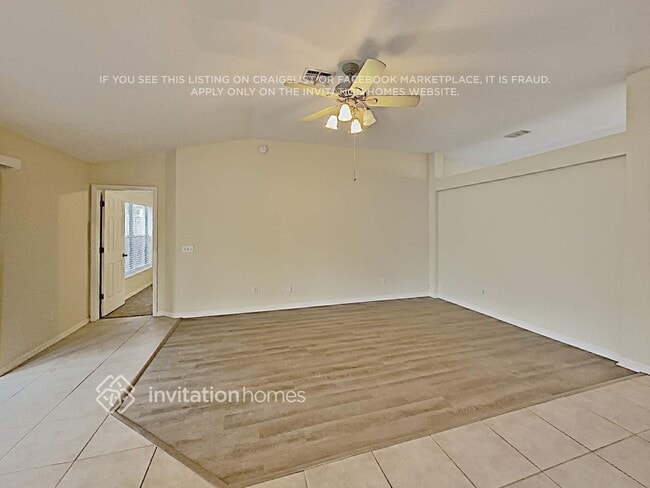 Foto del edificio - 370 Pine Springs Dr
