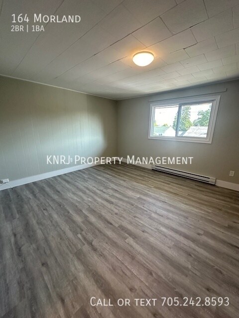 Photo du bâtiment - Two Bedroom Apartment
