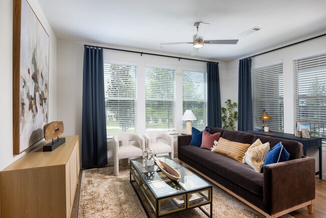 Foto del edificio - Your Dream Apartment Comes with 6 Weeks Free!