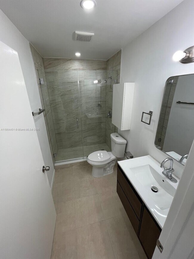 Foto del edificio - 1165 NW 125th Pl