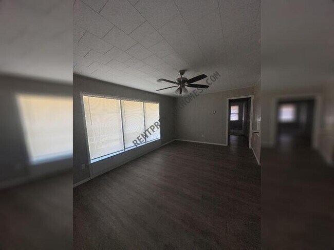 Foto del edificio - 1121 SW 43rd St
