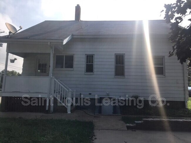 Building Photo - 3737 Marvin Ave