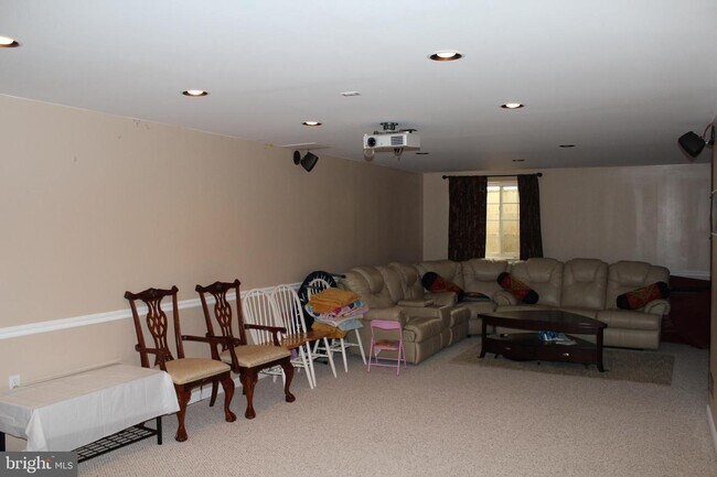 Foto del edificio - 42 Arbor Cir