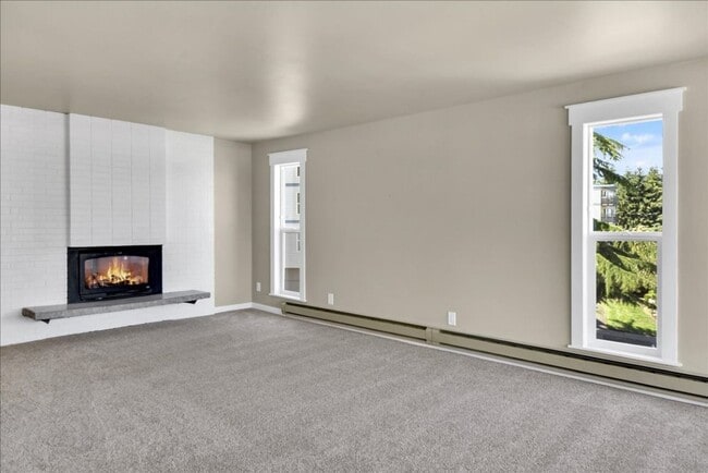 Building Photo - 561 Elm Way