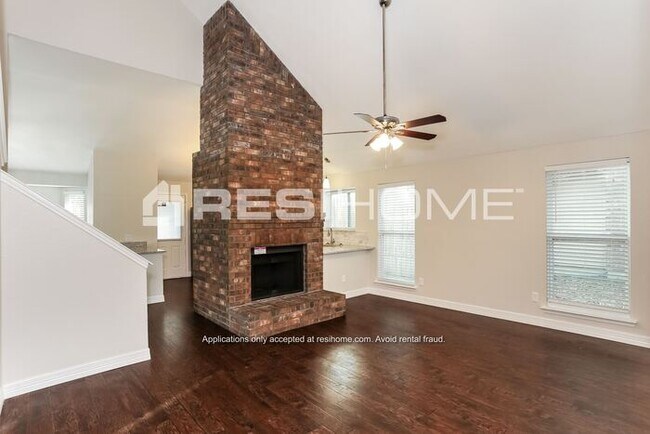 Foto del edificio - "Welcome Home! Get 1 month FREE RENT when ...
