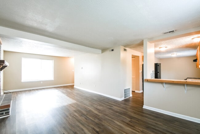 Foto del edificio - 907 Coolee Ln