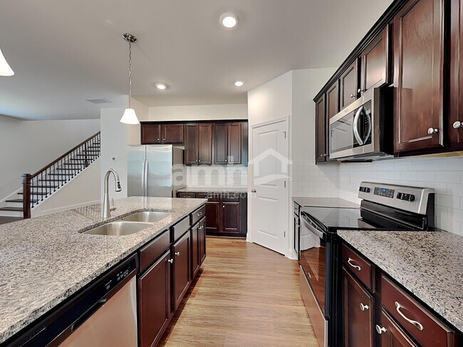 Foto del edificio - 4905 Canyon Creek Way