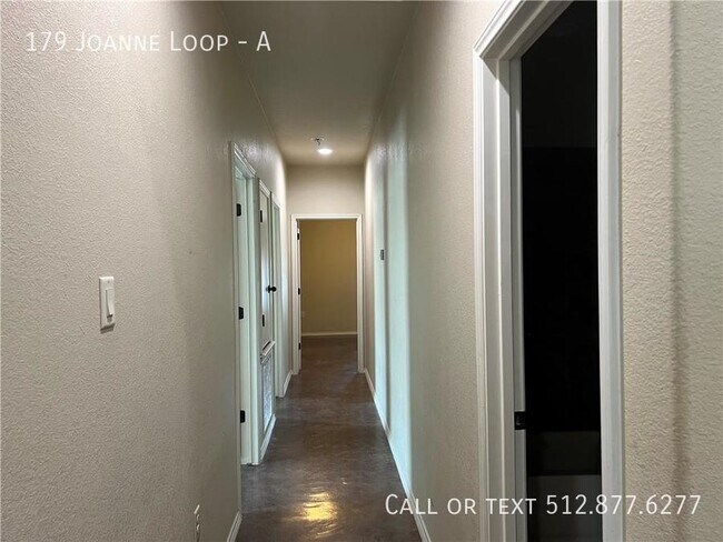 Foto del edificio - 179 Joanne Lp