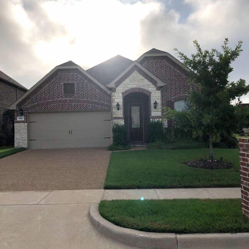 Photo - 700 Feathering Way (Plano, TX)