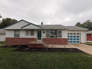 Building Photo - 710 S 67th Ave