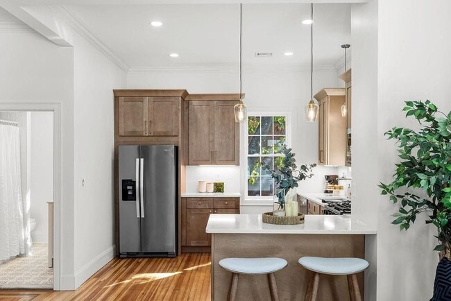 Building Photo - 508 Charles St