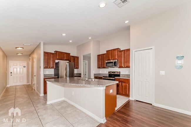 Foto del edificio - 6505 Trent Creek Dr