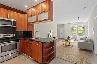 Building Photo - 24 Ave at Port Imperial