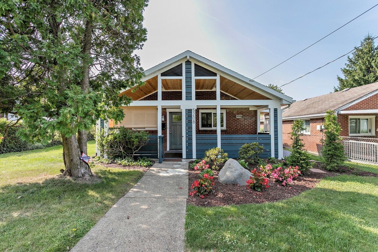 Primary Photo - 3 bed 1 bath - nicely updated, central air...