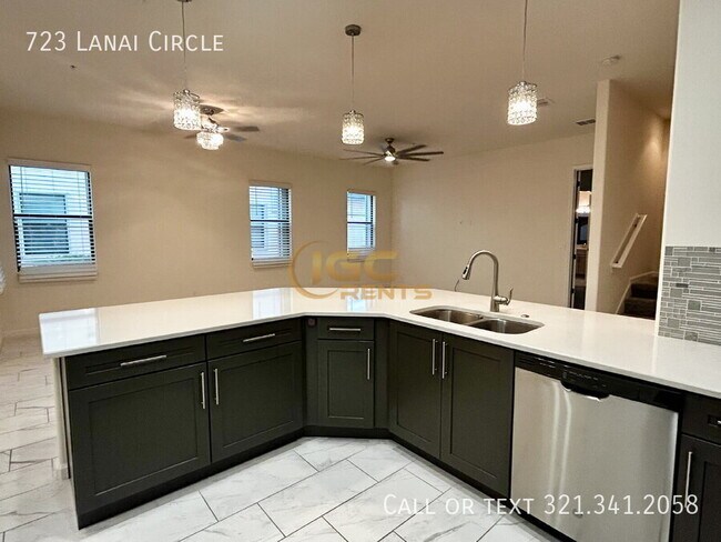 Building Photo - 723 Lanai Cir