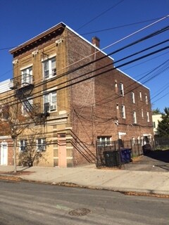 Building Photo - 422 Smith St