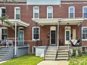 Building Photo - 747 Melville Ave
