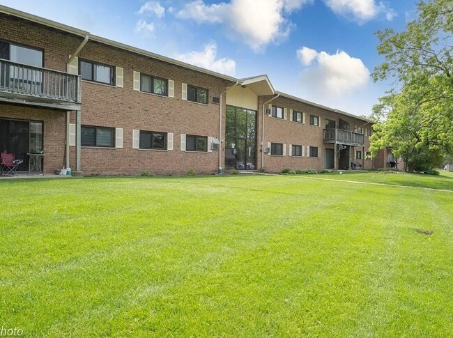 Building Photo - 7413 Brookdale Dr