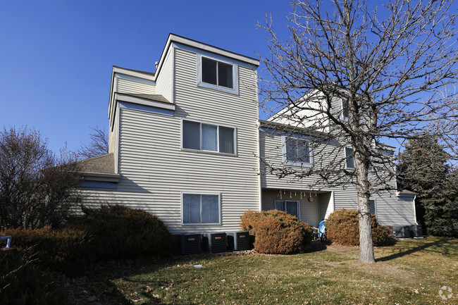 Building Photo - Willow Place Apartments