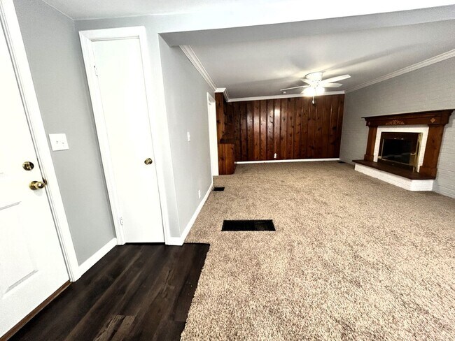 Building Photo - 2941 S 10th St