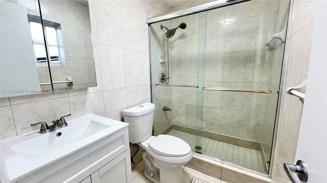 Building Photo - 3910 SW 134th Ave