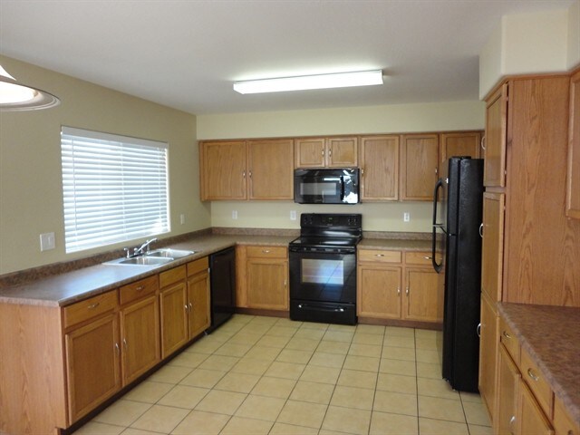 Foto del edificio - 5361 W Huntington Dr