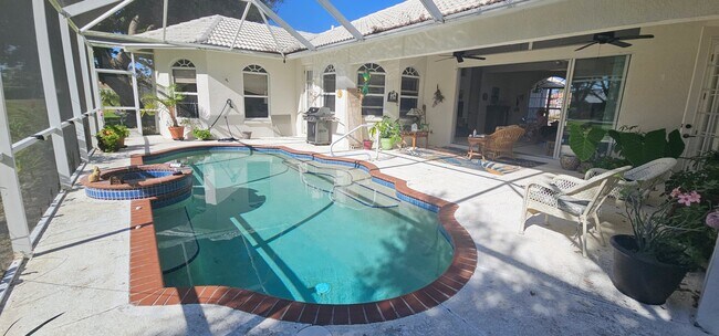 Foto del edificio - 1152 Deardon Dr