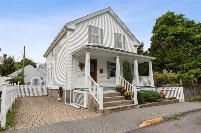 Building Photo - 3 Findlay Pl