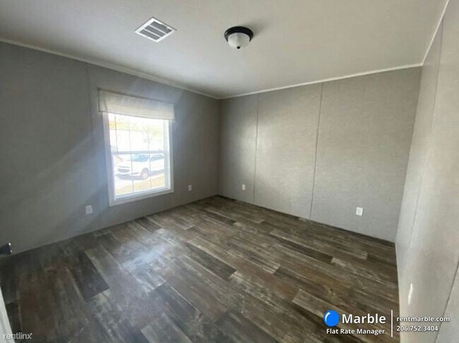 Building Photo - 3 br, 2 bath House - 1530 Genie St