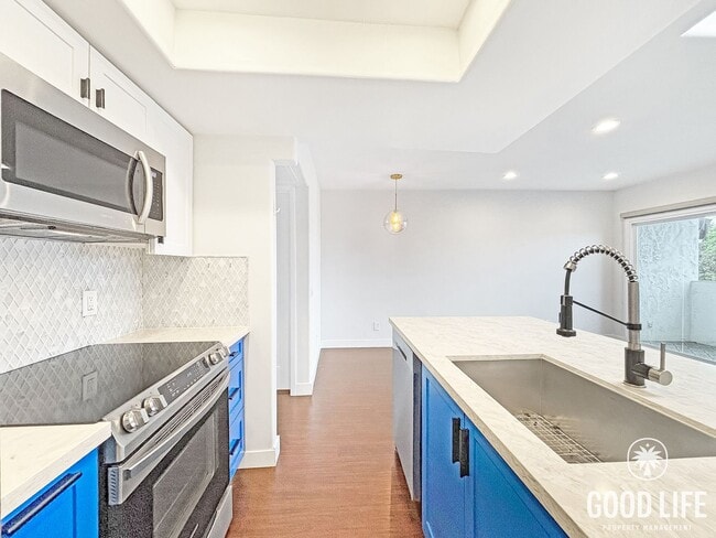 Building Photo - Charming 1BD/1BA Condo in Golden Hill with Private Balcony, In-Unit Laundry & Dedicated Parking