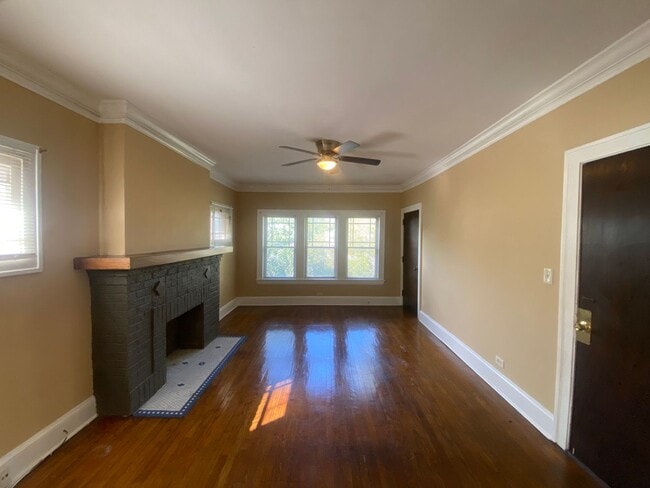Foto del edificio - 1365 Phelps Ave