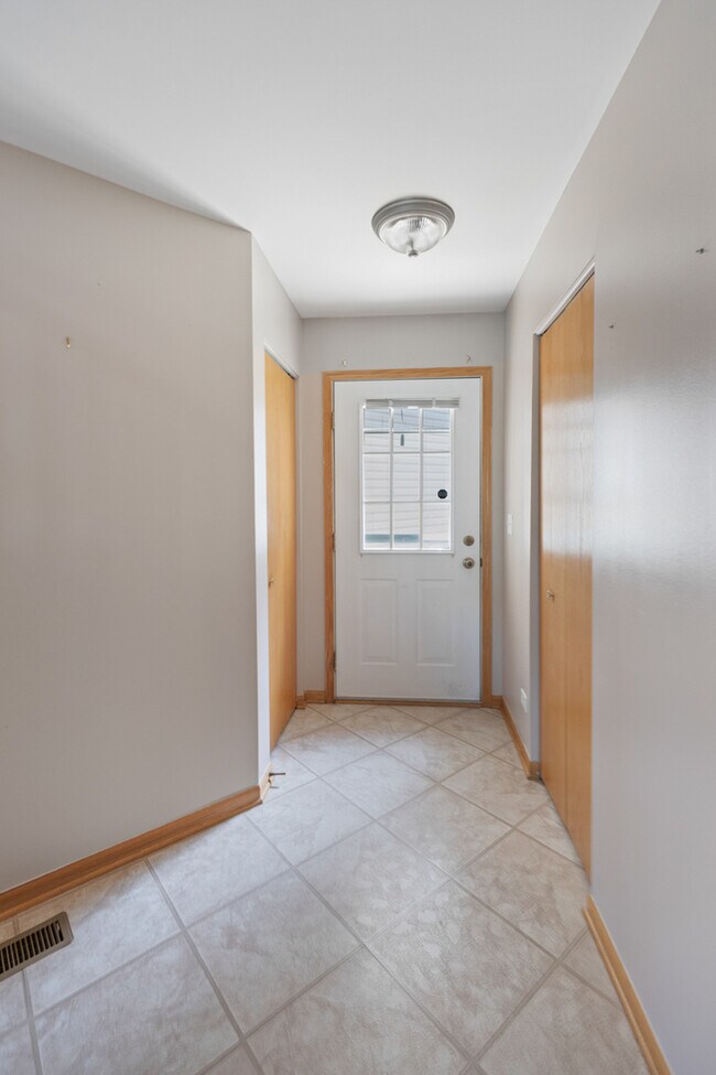 Foto del edificio - 2479 Stoughton Cir