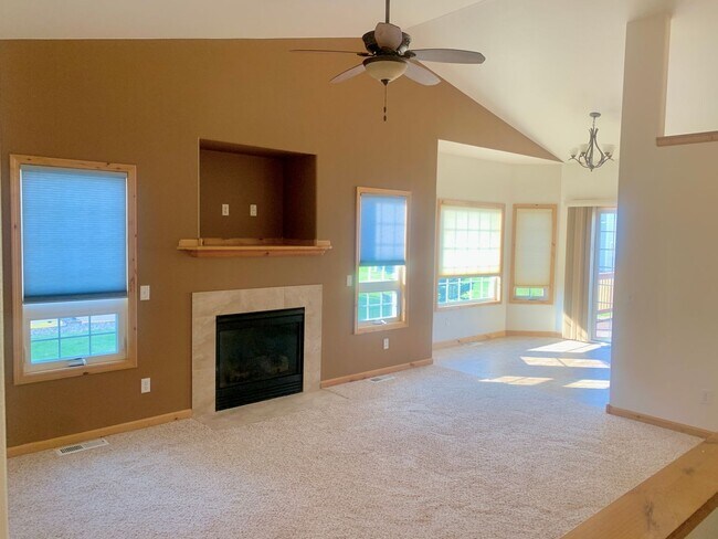 Foto del edificio - 3 bedroom 2 bath townhome