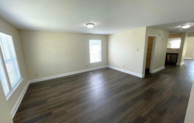 Foto del edificio - 952 Littleton Dr