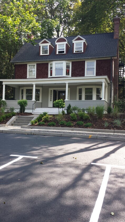 Primary Photo - 115 Dewitt Pl
